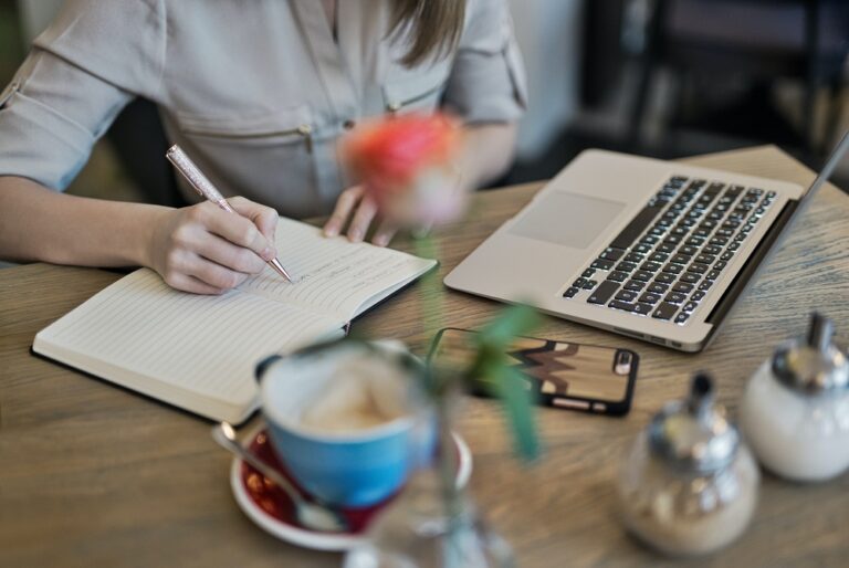 Investigative Journalism: How Investigative Journalists Find and Verify Information